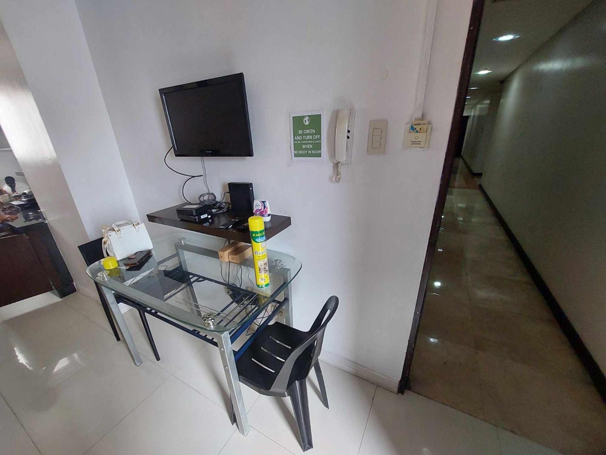 Hotel 60 Percent Off Deluxe Ocean View Free Pool And Free Sauna Access Included Perfect Location Near Us Embassy, Naia, Makati, Bgc, Mall Of Asia, And Chinatown Dont Miss Out Book Now And Save Updated Price 2025