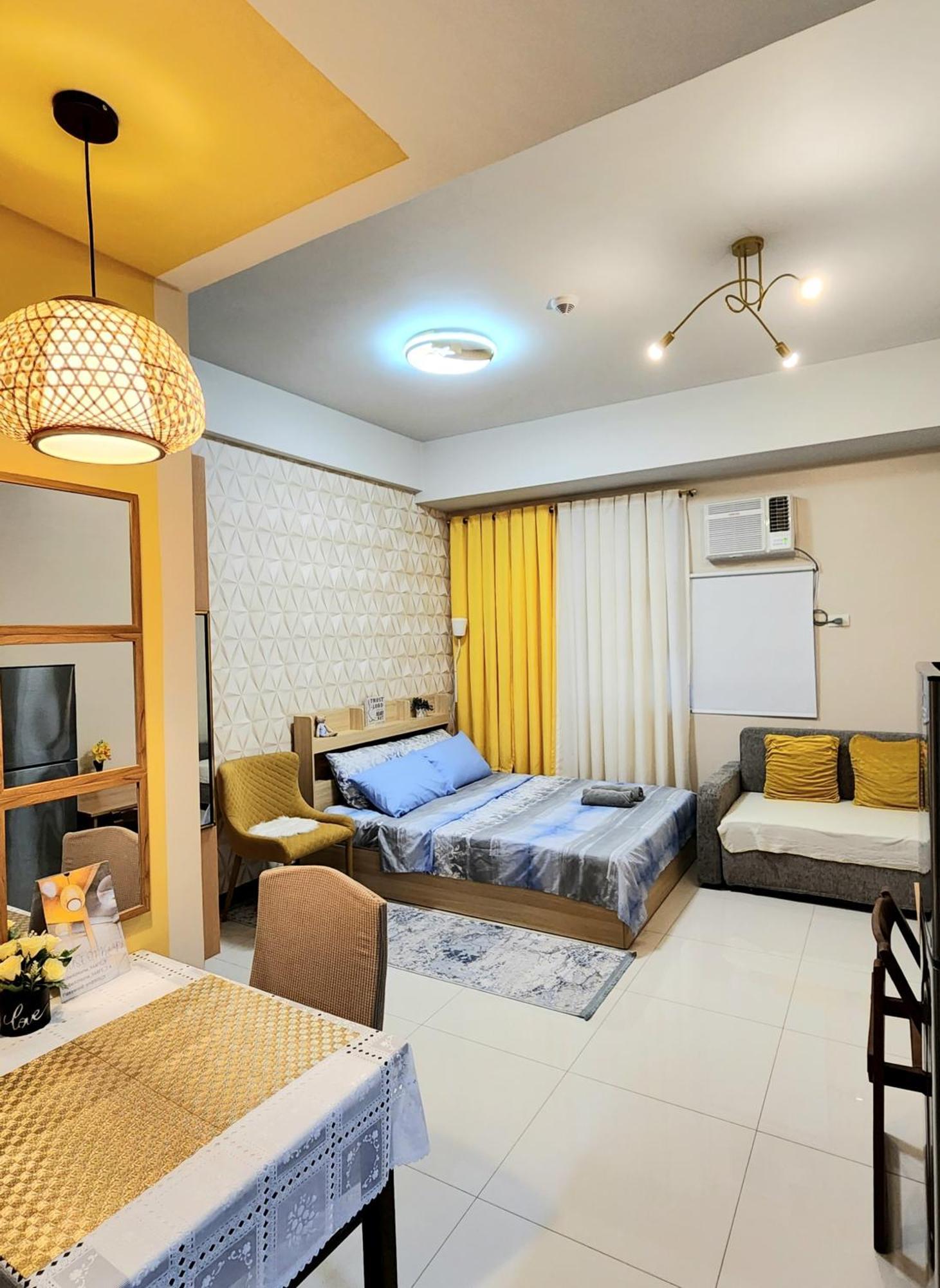 House Of B&y At 101 Newport Across Naia T3 * Manila