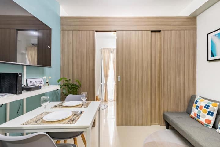Apartment Shore 2 Residences 1br Deluxe In Moa Complex *