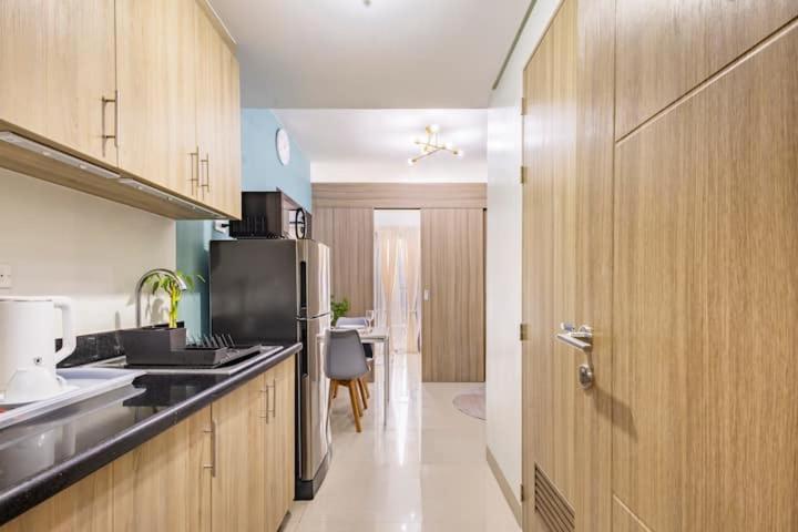 Apartment Shore 2 Residences 1br Deluxe In Moa Complex Manila