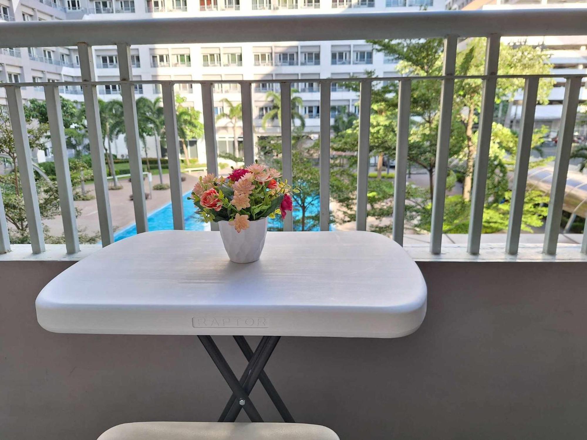 Stunning 1br Balcony Pool View W/ Wi-fi Grace Res Apartment *