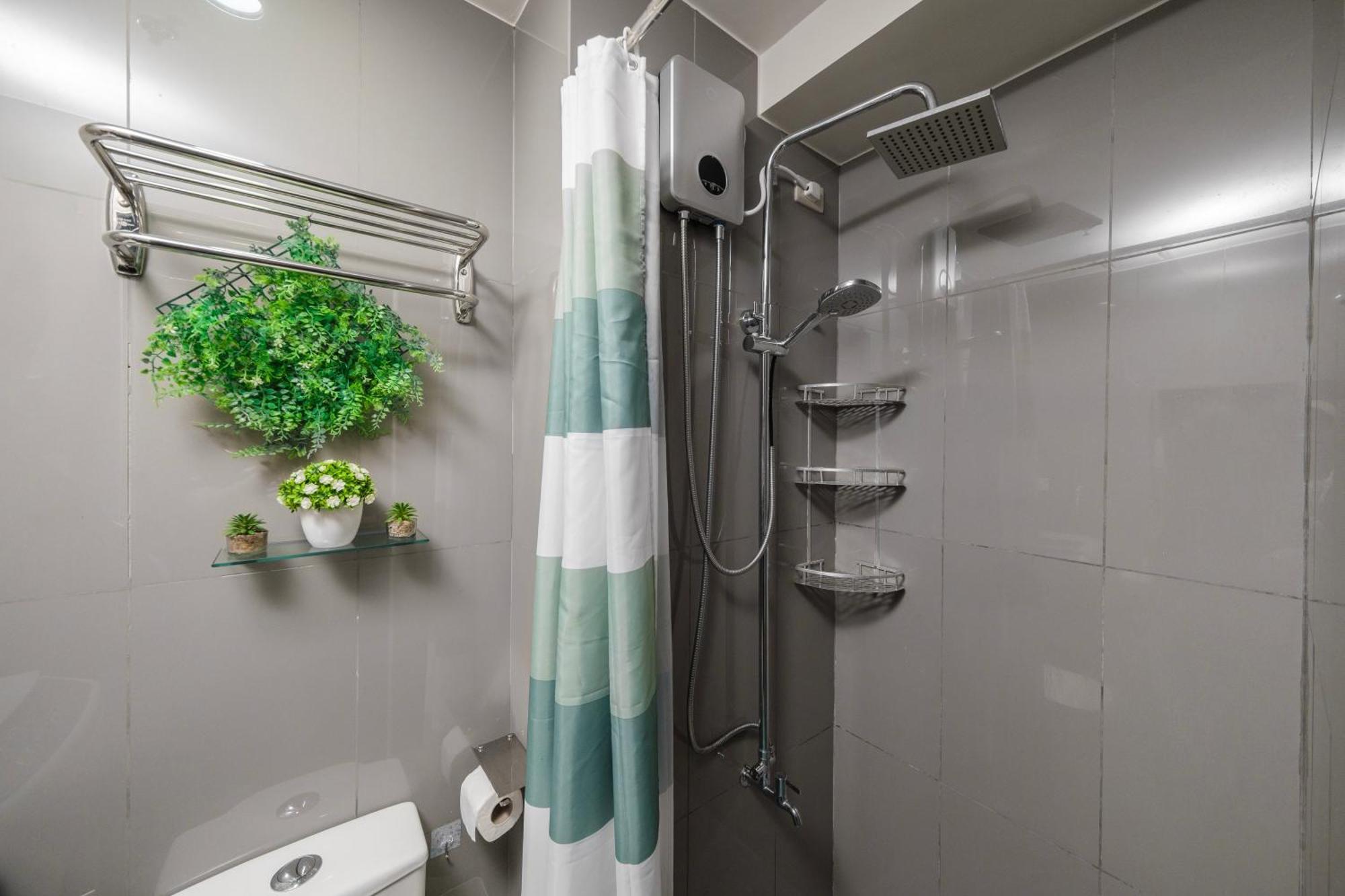 Newly Turned 0ver Cond0- Air Makati 1br With Balcony Apartment Manila