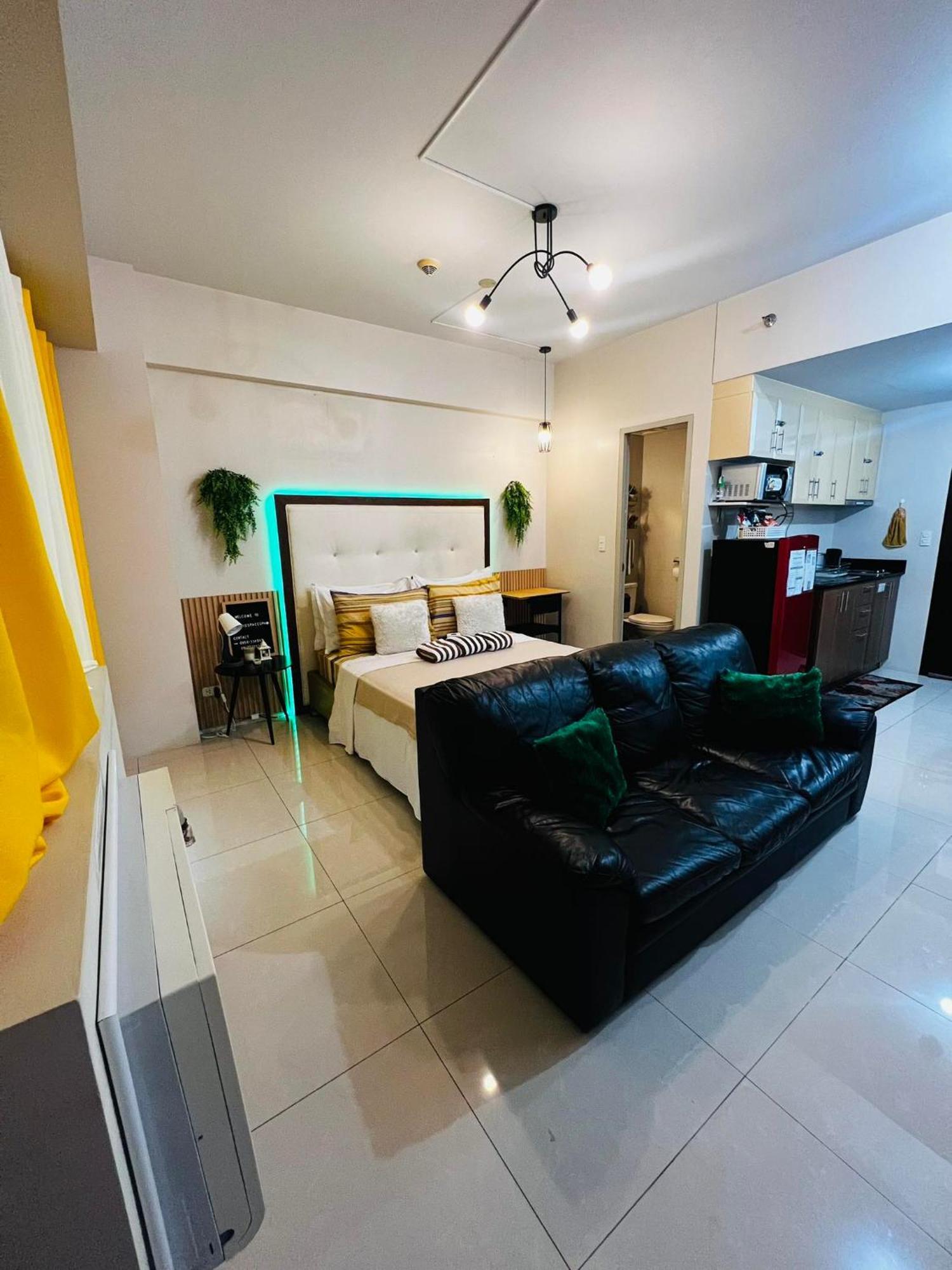 Apartment One Palm Tree - 9th Fl With Balcony - Across Terminal 3 Airport *