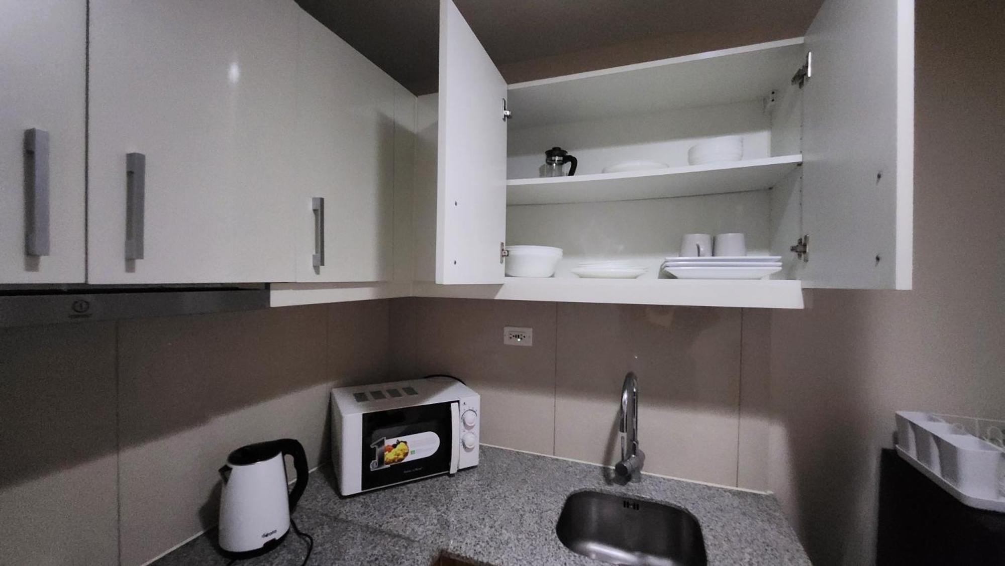 Bgc Uptown Mall Apartment *