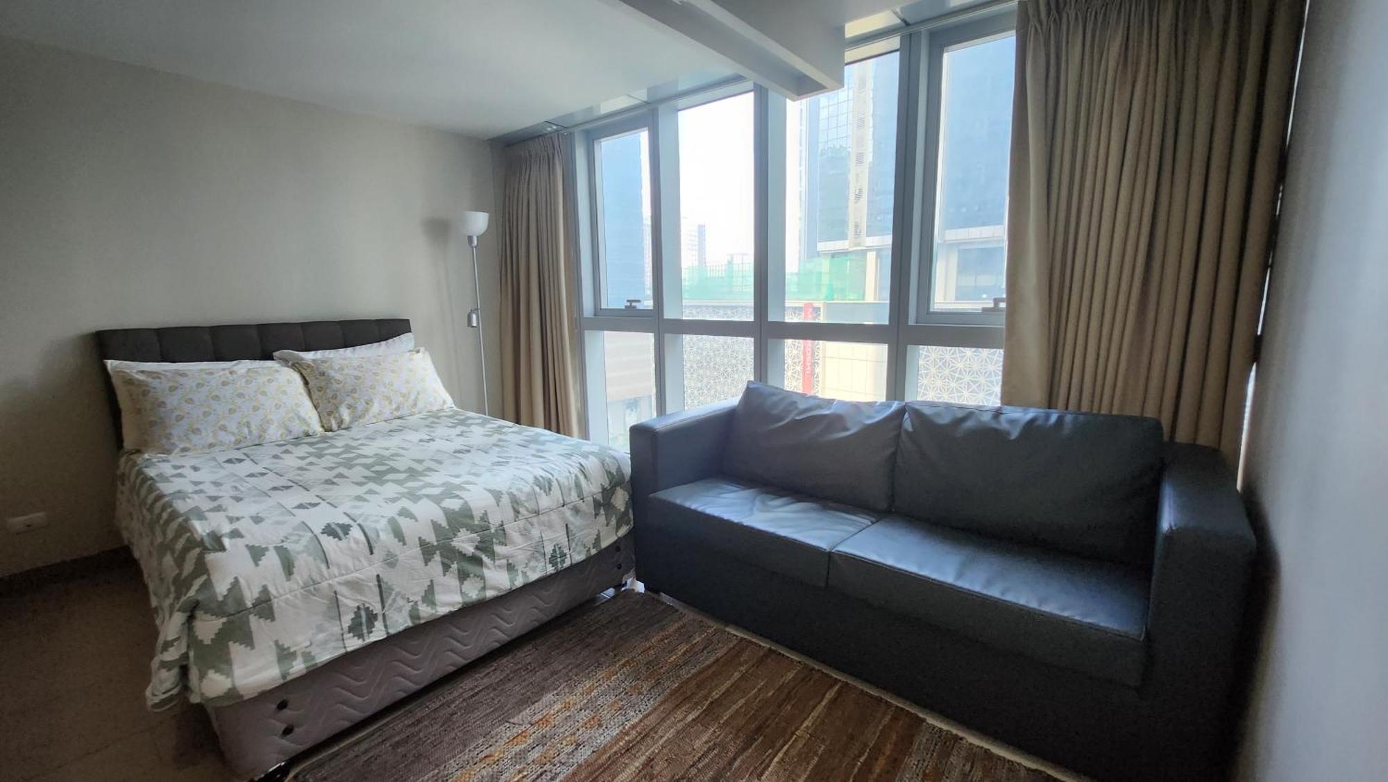 Bgc Uptown Mall Apartment
