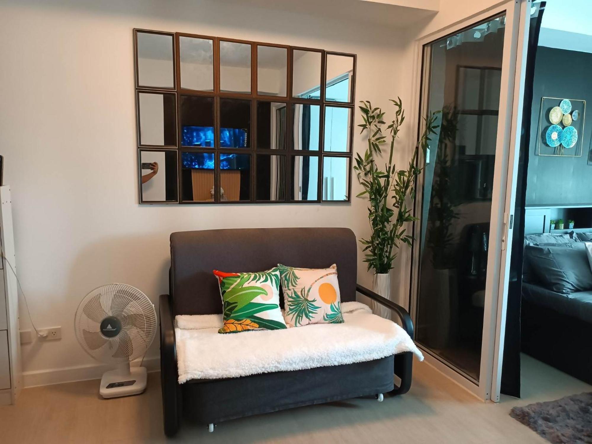 Azure Beach Residences Staycation Aparthotel *