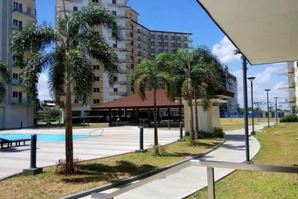 Affordable Condotel Near Airport Apartment