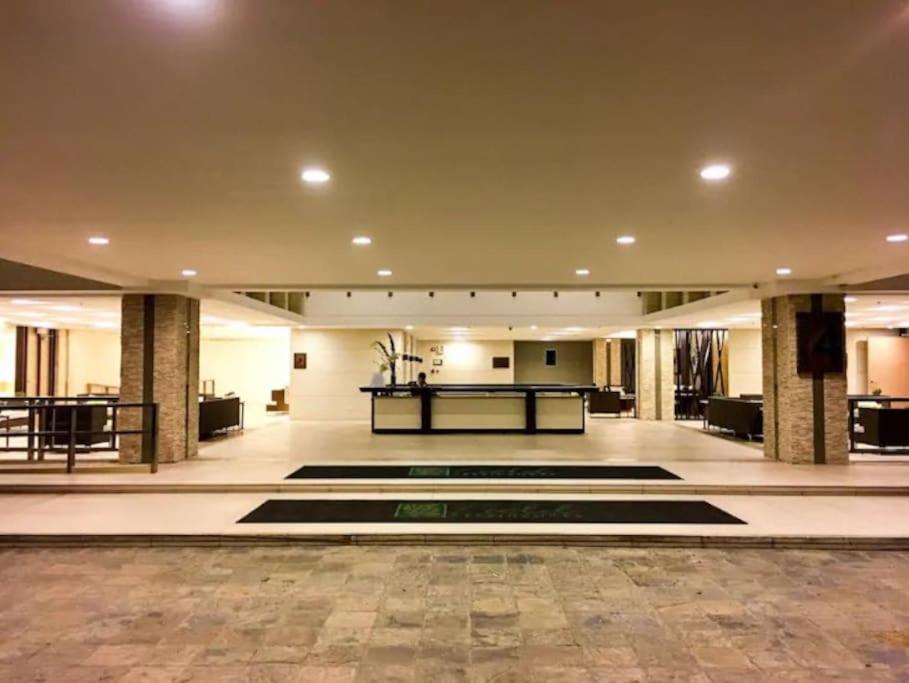 Apartment Affordable Condotel Near Airport *