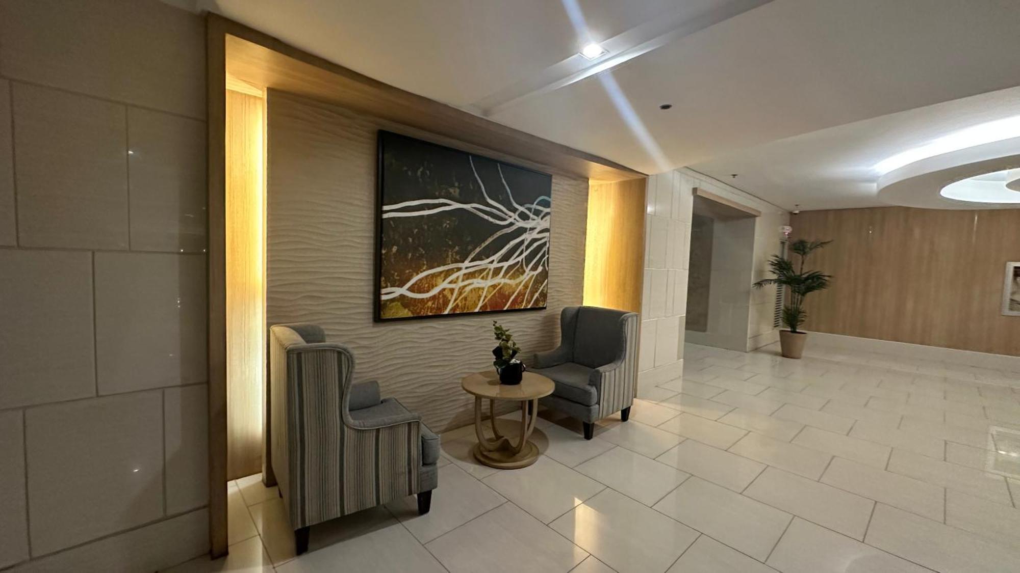 Tropical Pool View, Huge Terrace, 50 Sq M, Moa, Airport, Big Entire At Shell *