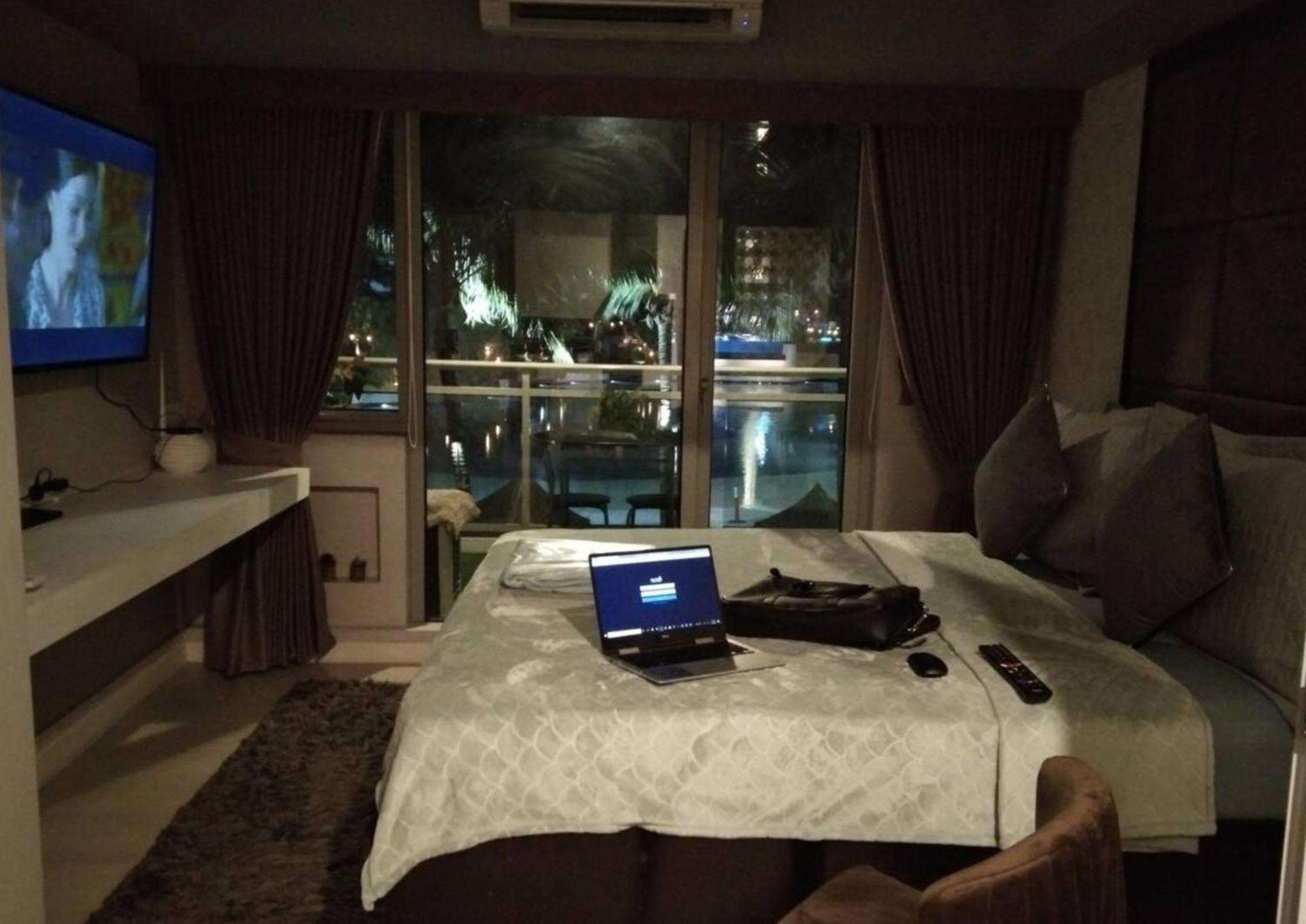 Aparthotel Azure Beach Residences Staycation Manila
