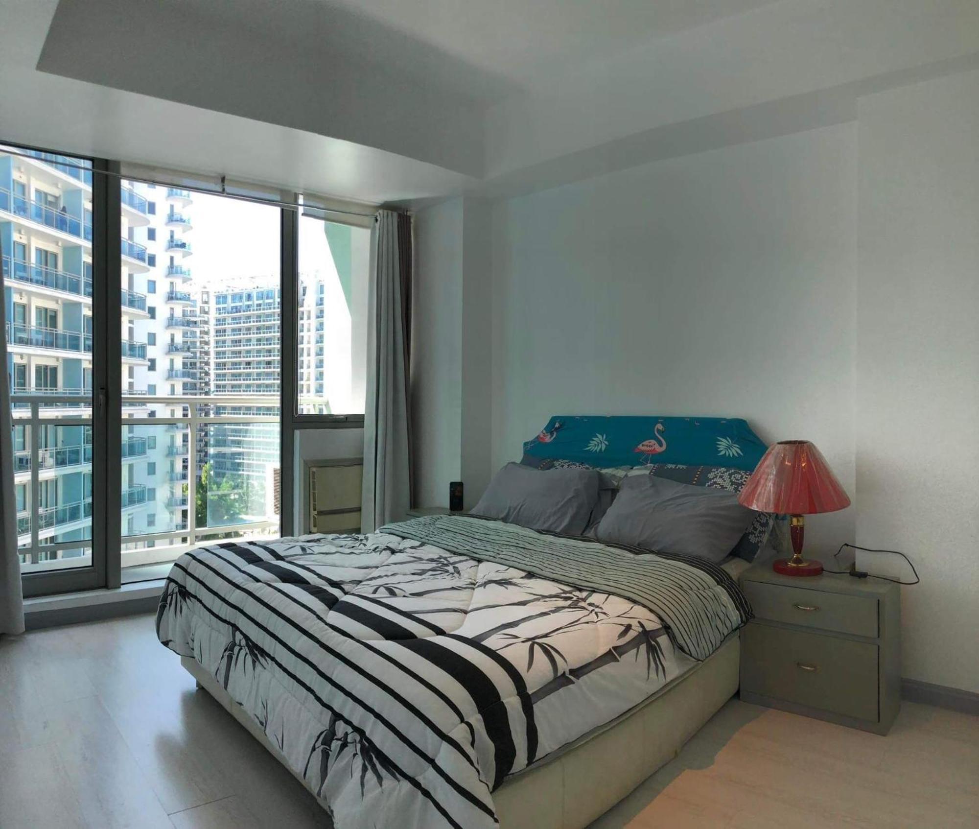 Azure Beach Residences Staycation Aparthotel *