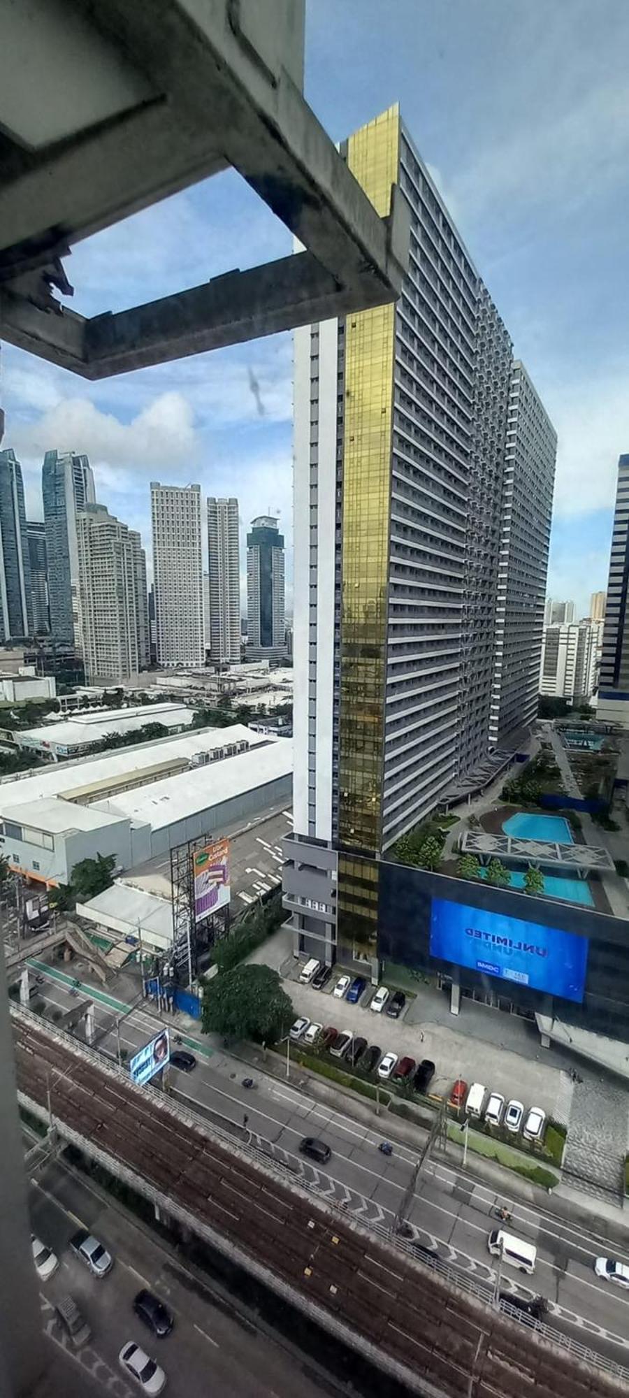 Jjmc Place Highway Hills Deca Edsa Apartment
