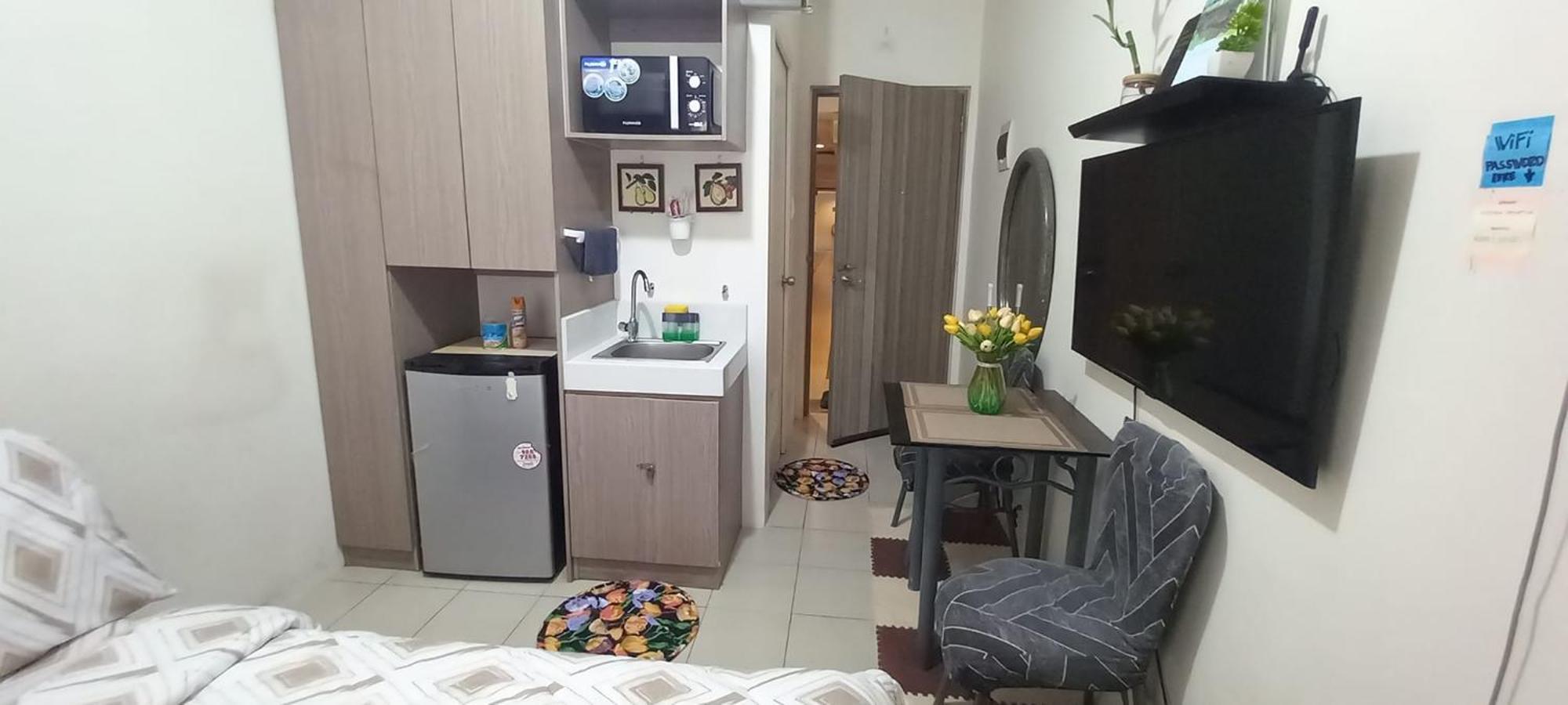 Jjmc Place Highway Hills Deca Edsa * Manila
