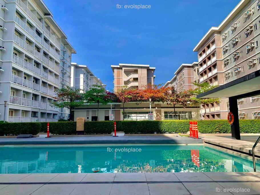 Trees Residences Staycation Evol's Place Apartment *