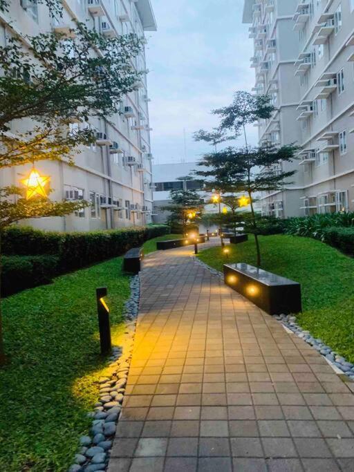 Trees Residences Staycation Evol's Place Apartment Manila