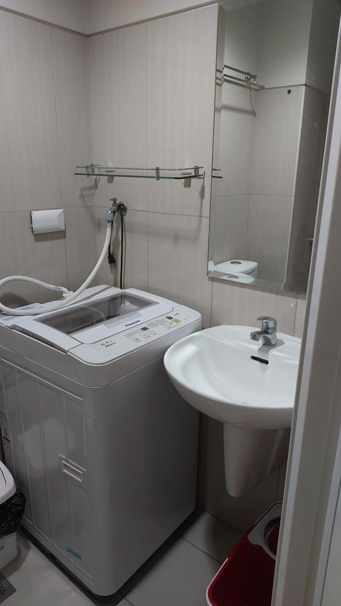 The Palawanos At Shell Residences