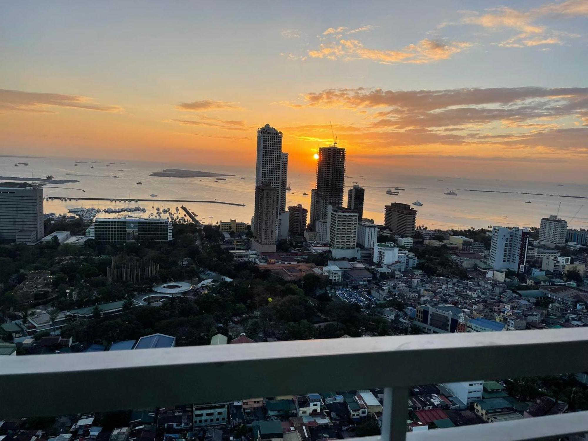 Staycation At Residences Aparthotel