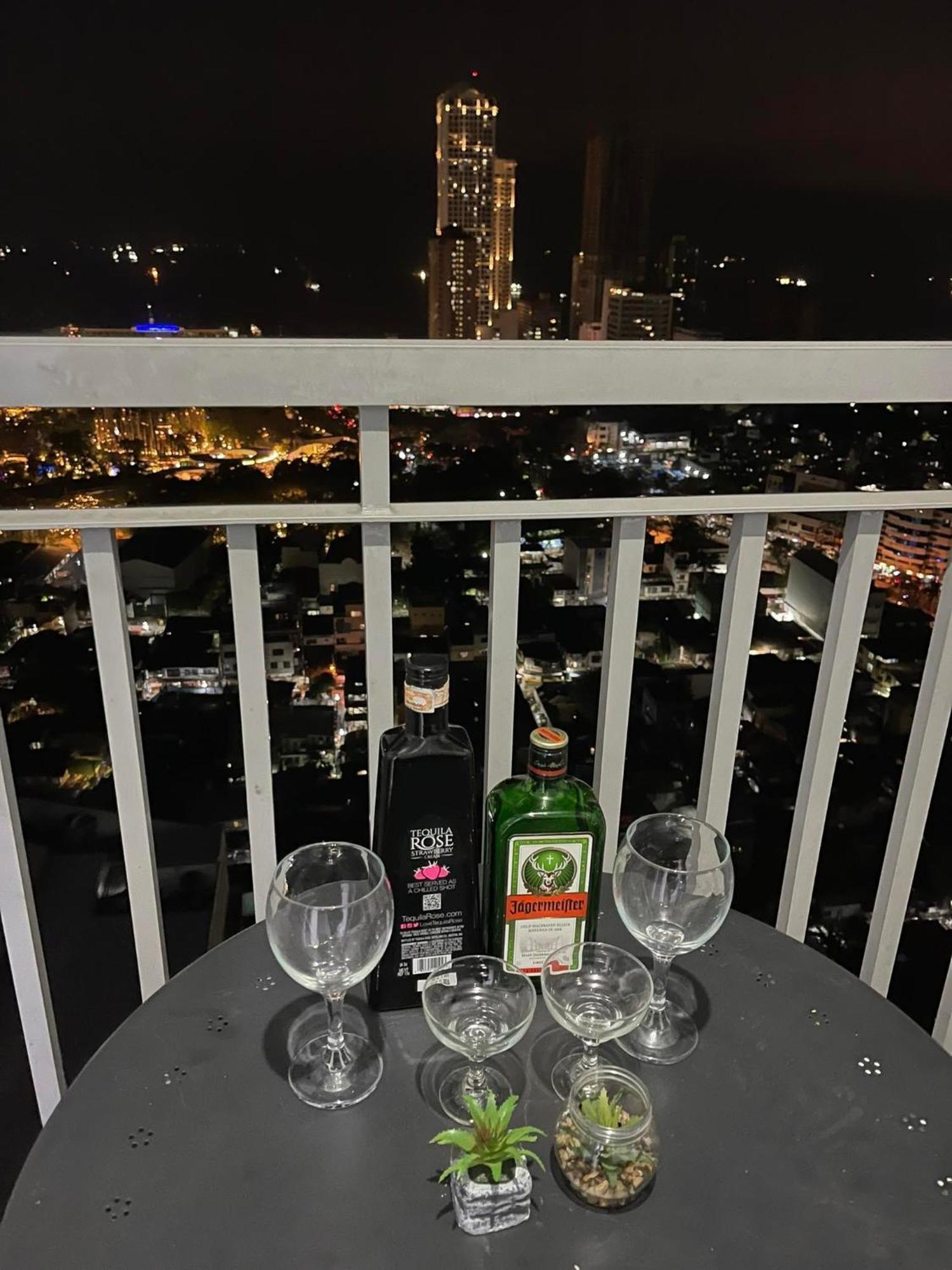 Staycation At Residences Aparthotel