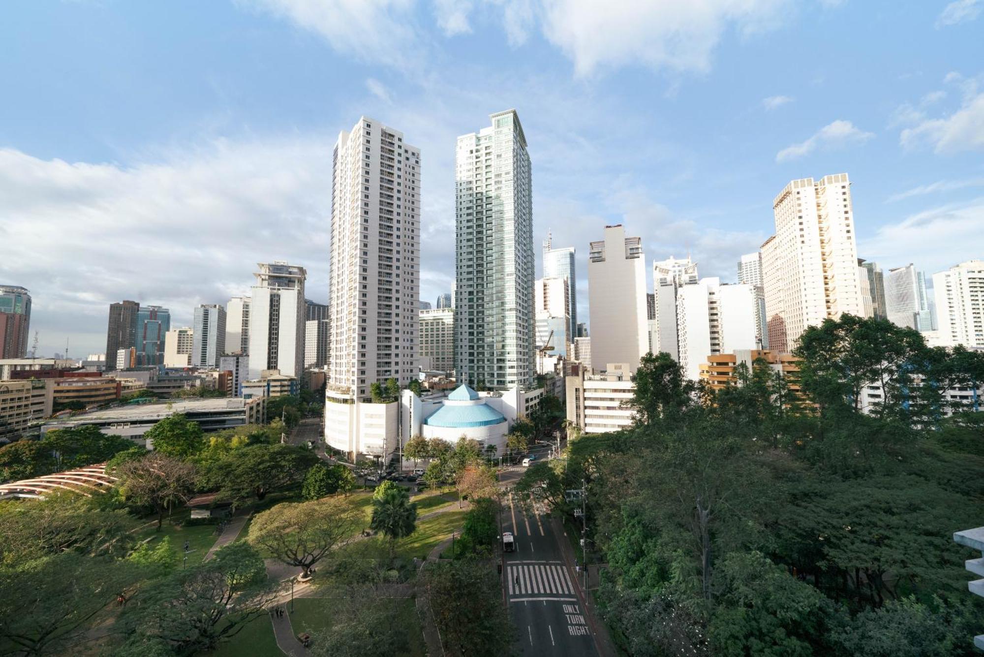 Kl Tower Makati By Ph Staycation Apartment *