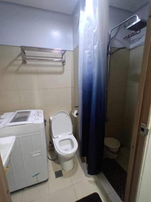 Apartment Staycation Near Moa By Cozypura With Pay Parking At S Res Moa