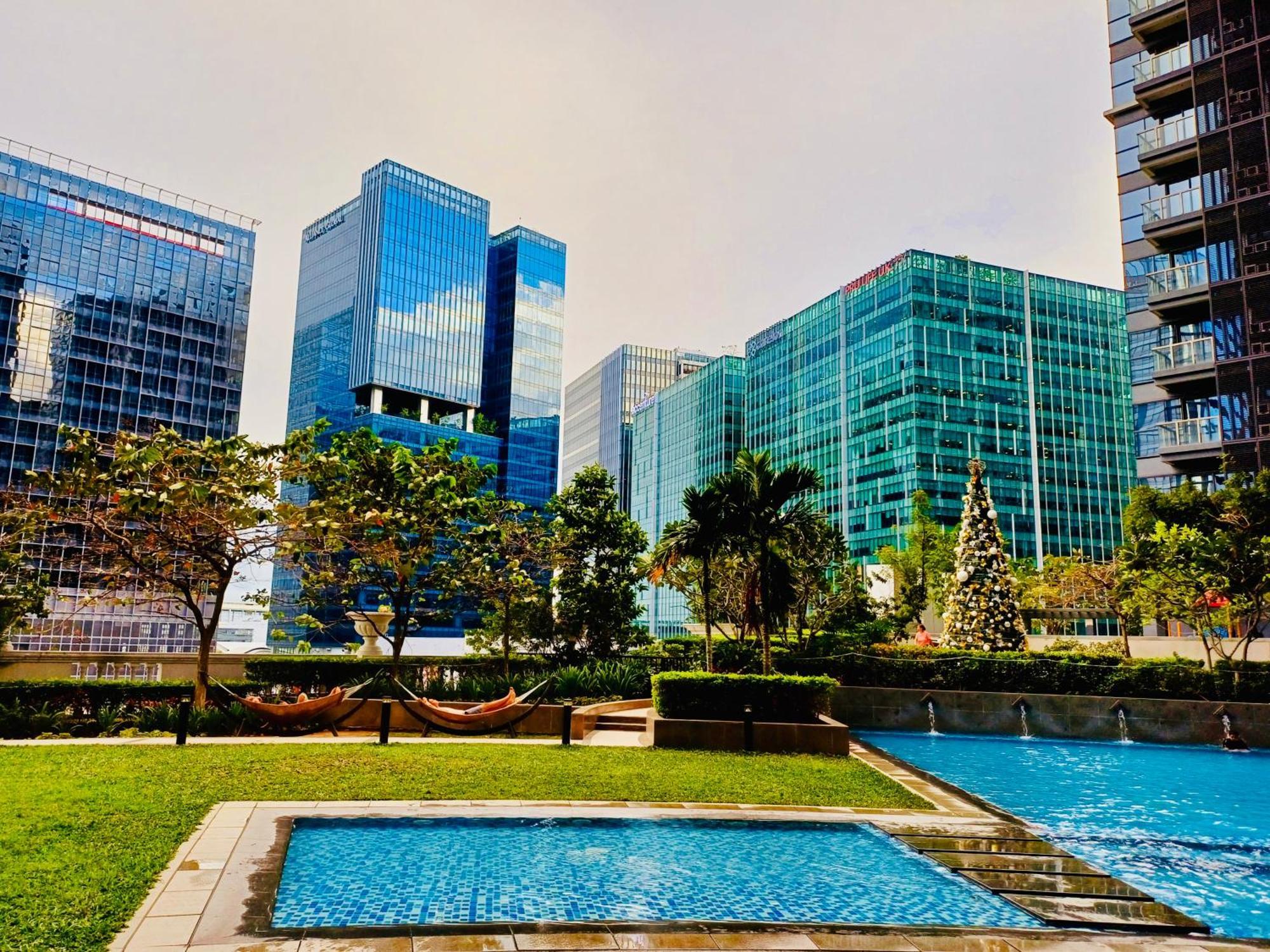 Apartment Bgc Luxury - Balcony, Pool, Wi-fi, View - 8 Manila