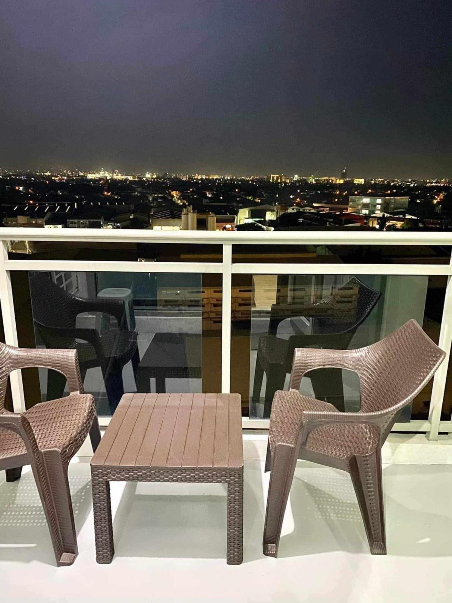 Mel's Staycation Apartment
