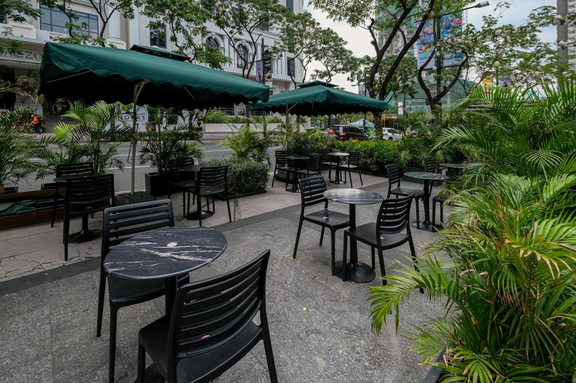 Bgc 2br Uptown Parksuites With Balcony And Bathtub Manila