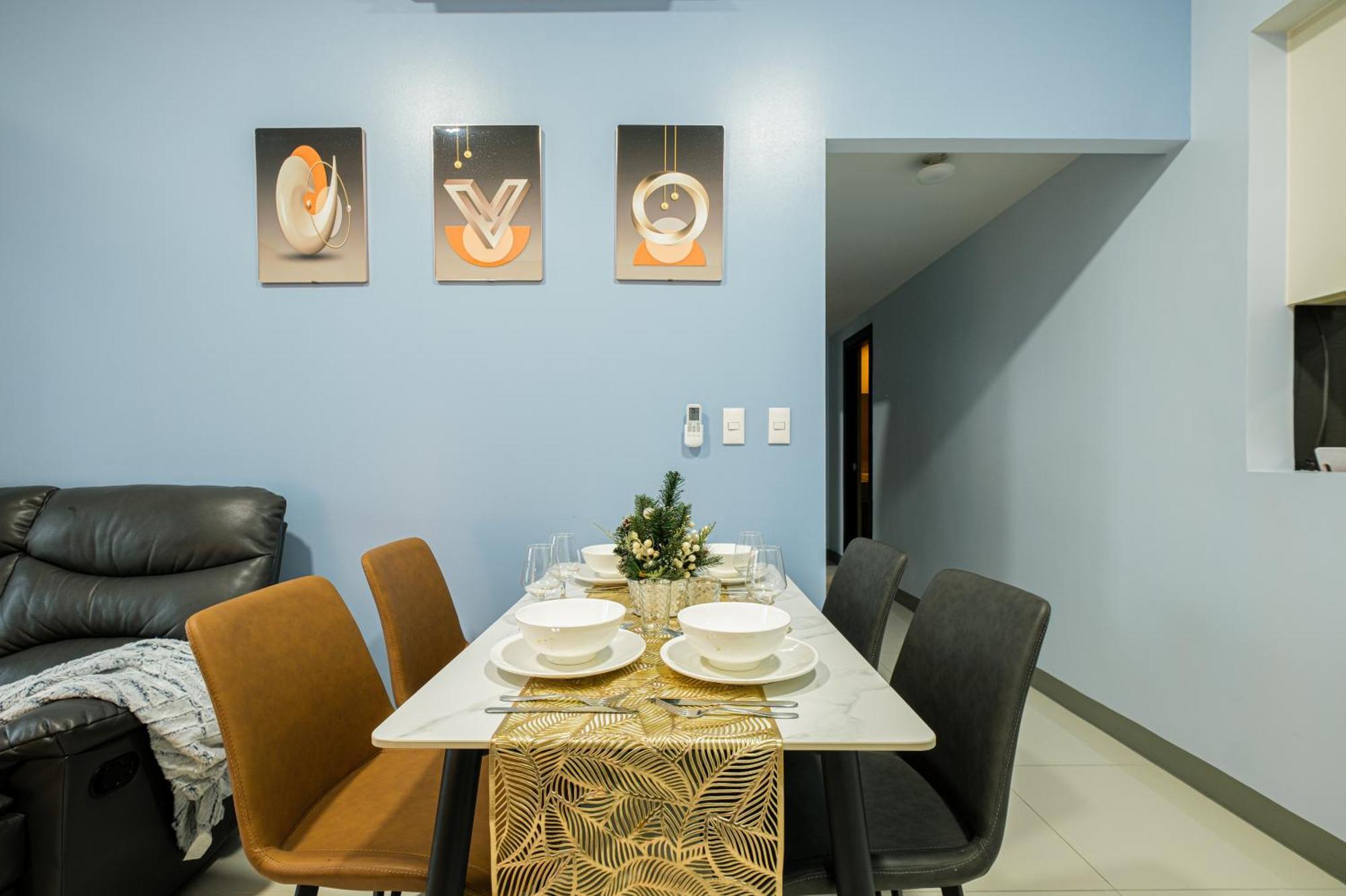 Bgc 2br Uptown Parksuites With Balcony And Bathtub Apartment