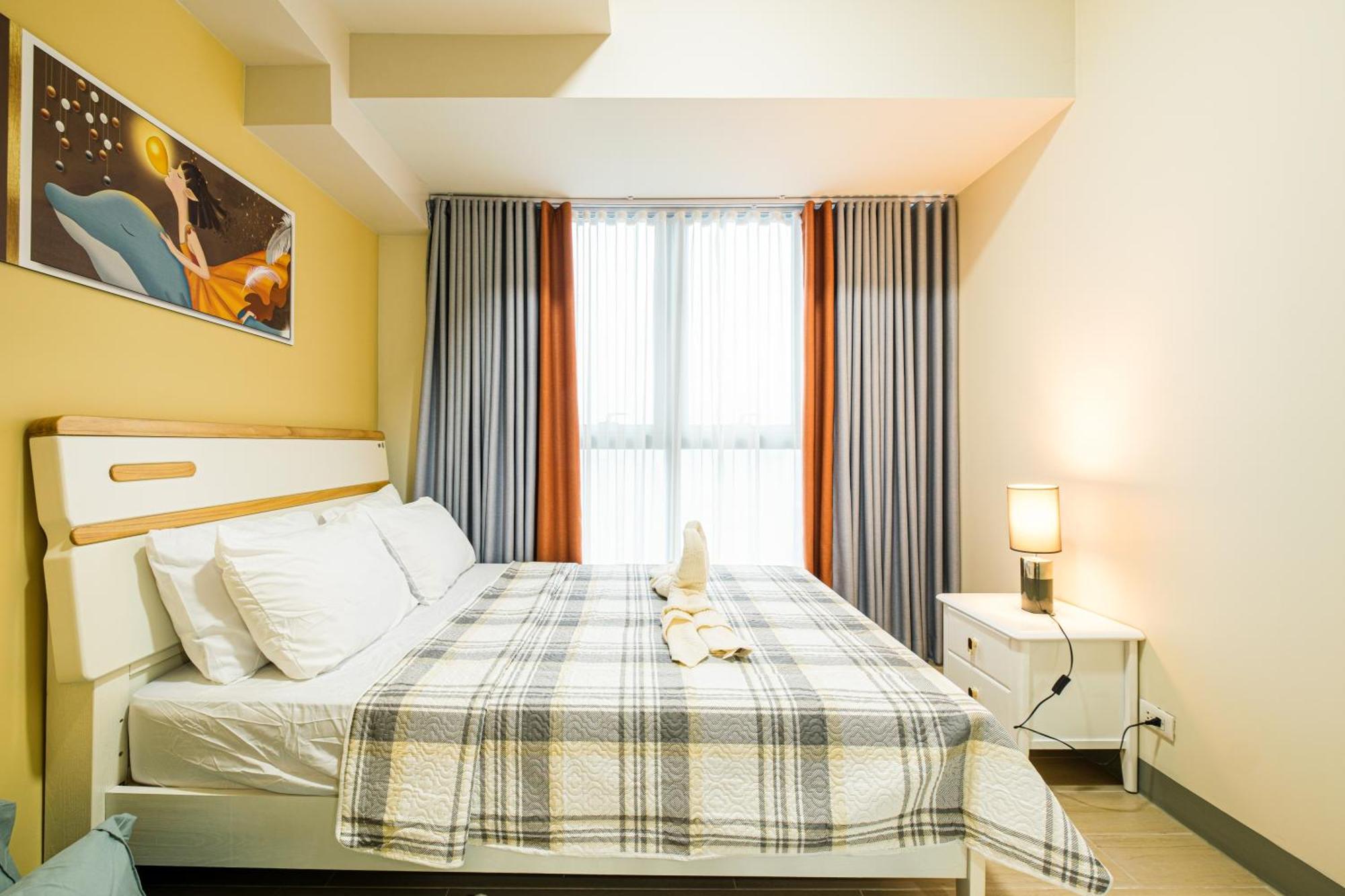Bgc 2br Uptown Parksuites With Balcony And Bathtub Manila