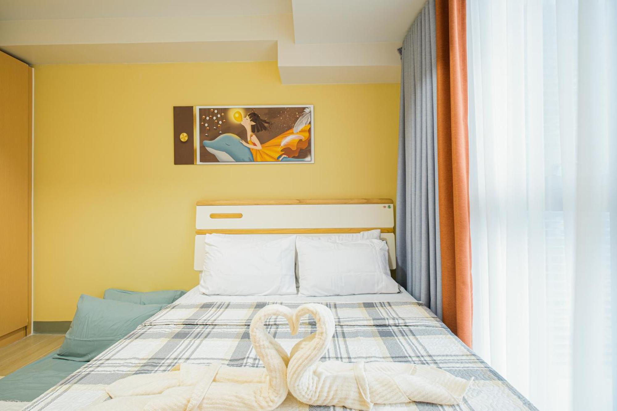 Bgc 2br Uptown Parksuites With Balcony And Bathtub Apartment