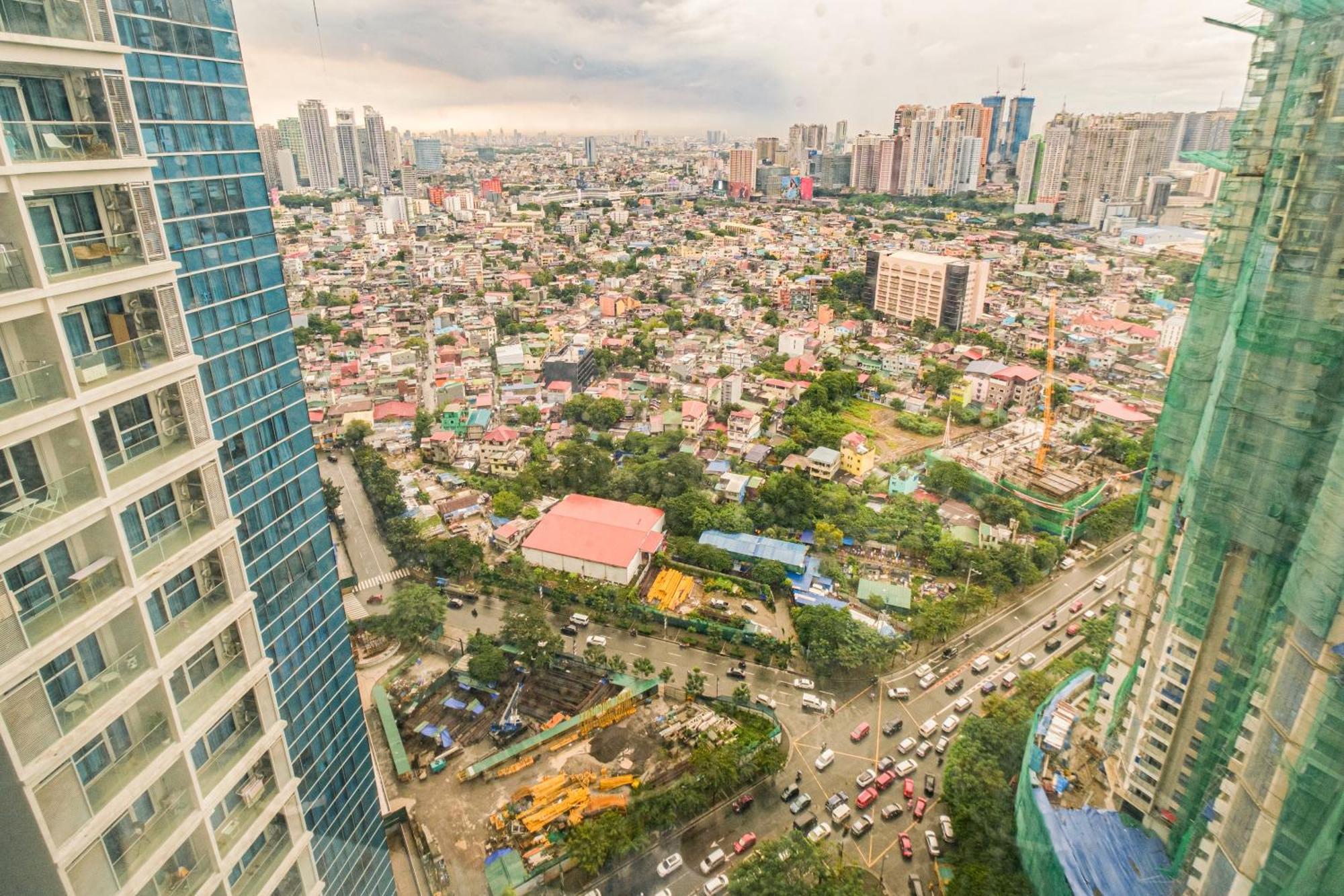 Bgc 2br Uptown Parksuites With Balcony And Bathtub Apartment Manila