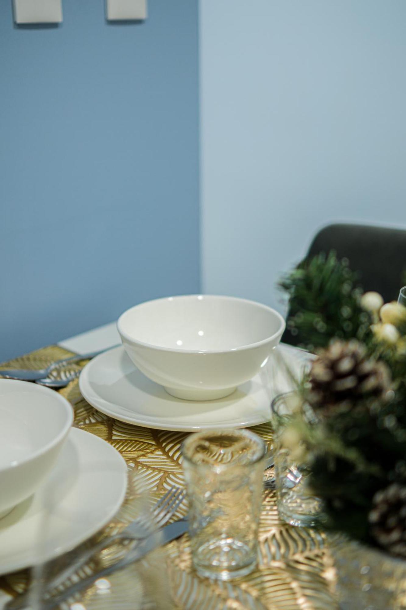 Apartment Bgc 2br Uptown Parksuites With Balcony And Bathtub *
