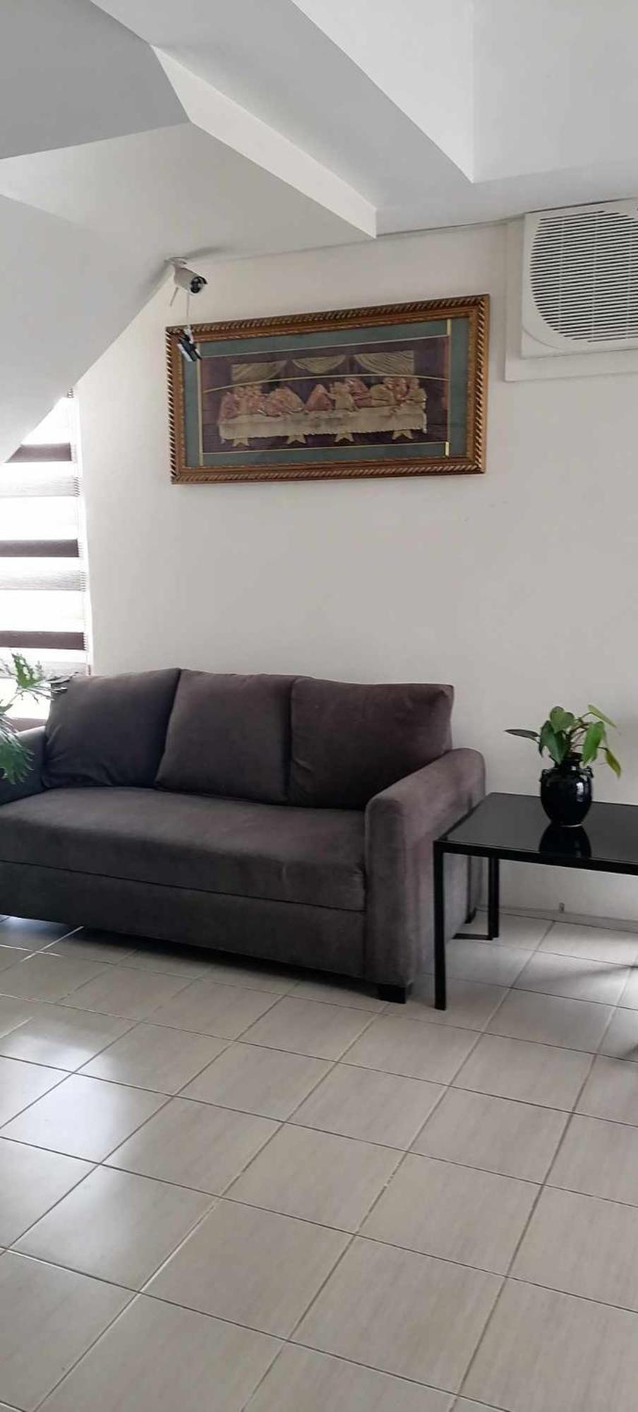 2 Bedrooms Access Penthouse Unit Apartment *