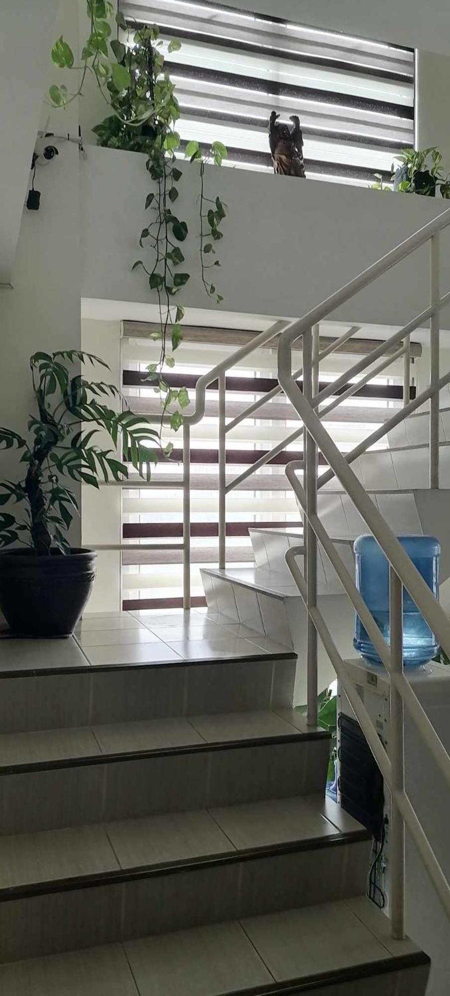 2 Bedrooms Access Penthouse Unit * Manila