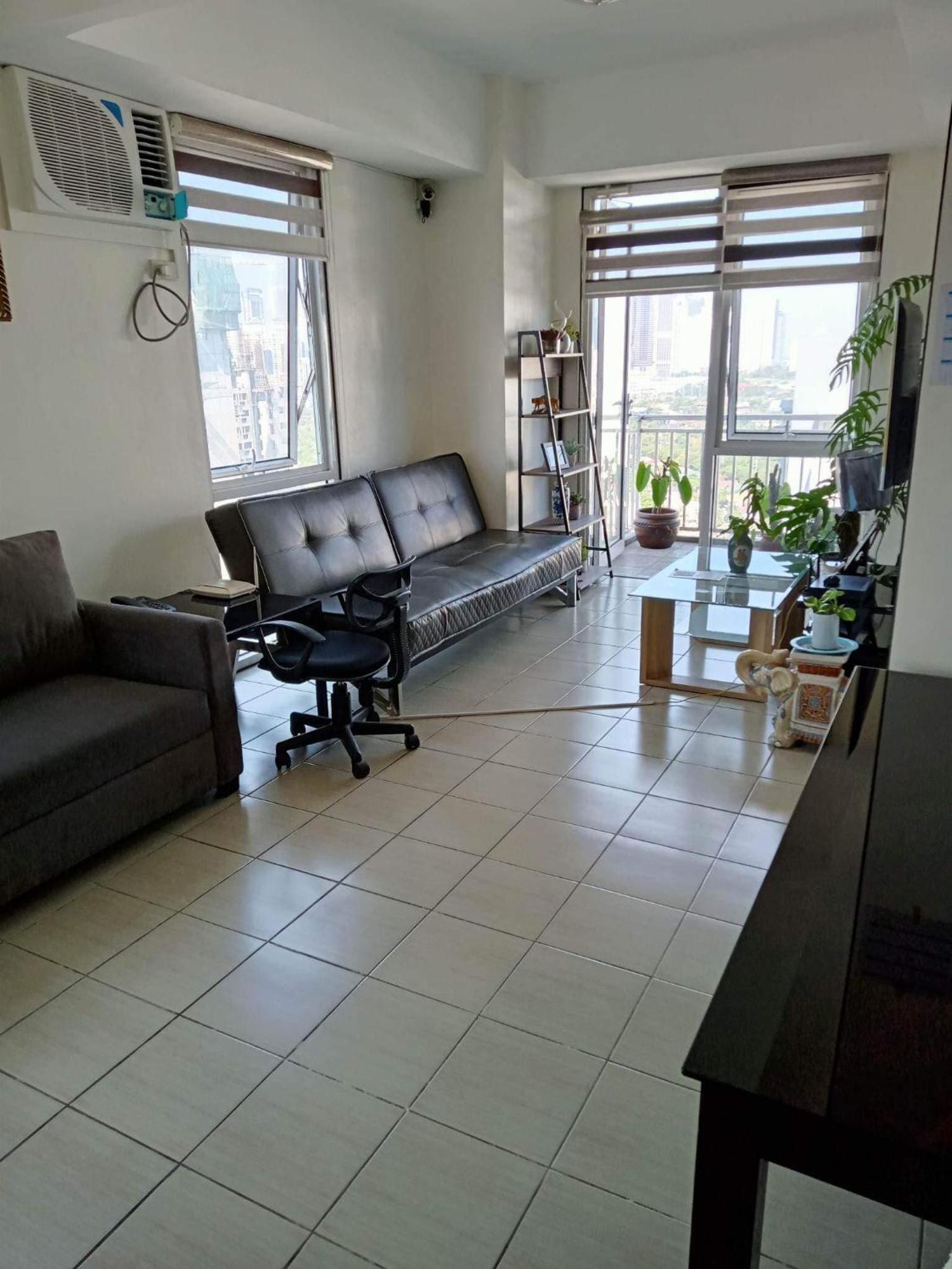 2 Bedrooms Access Penthouse Unit Apartment *
