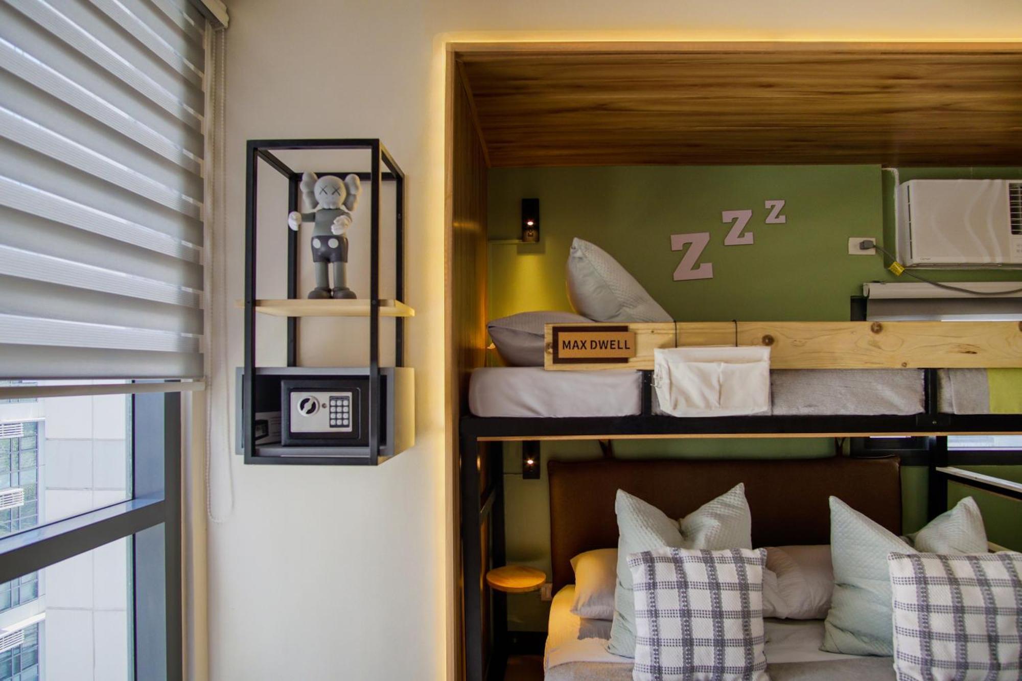 Spacious Family Sleeper Bgc & 84inch Cinema Apartment Manila