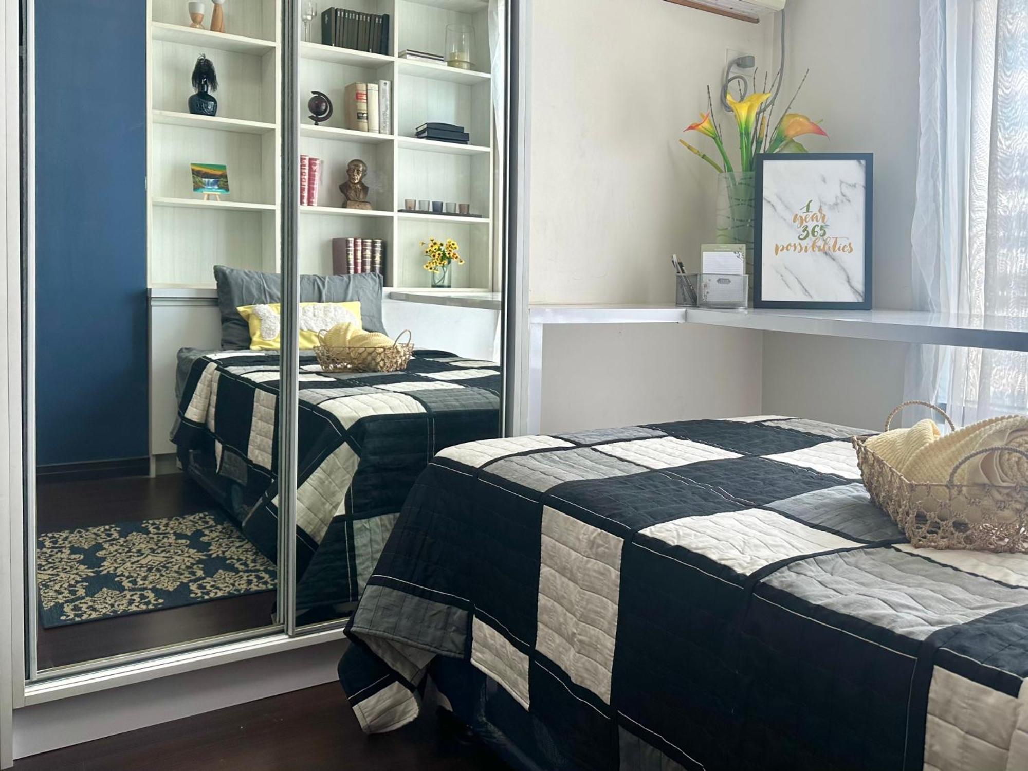 Single Bedroom With Private Toilet And Bath Homestay