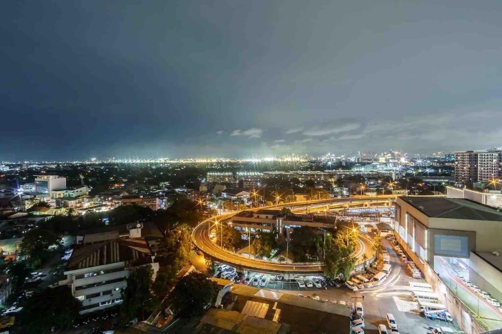 Azure Skyview 1br Netflix Karaoke Ps3 Airport Manila