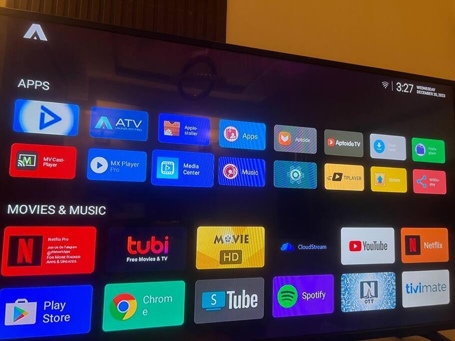 Near Airport Okada Moa W/ 60 Inch Smart Tv Manila