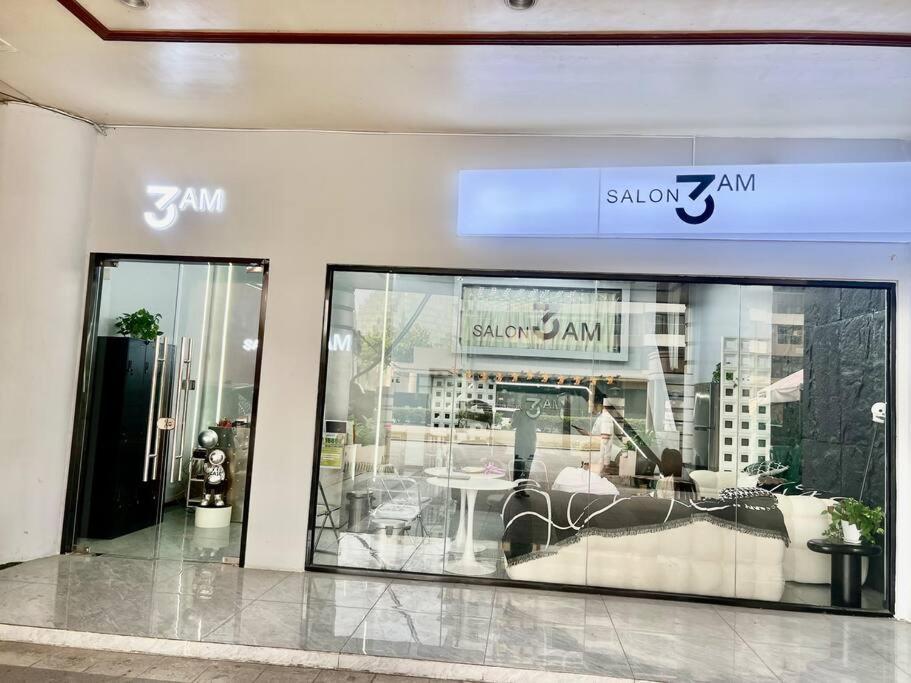 Near Airport Okada Moa W/ 60 Inch Smart Tv * Manila
