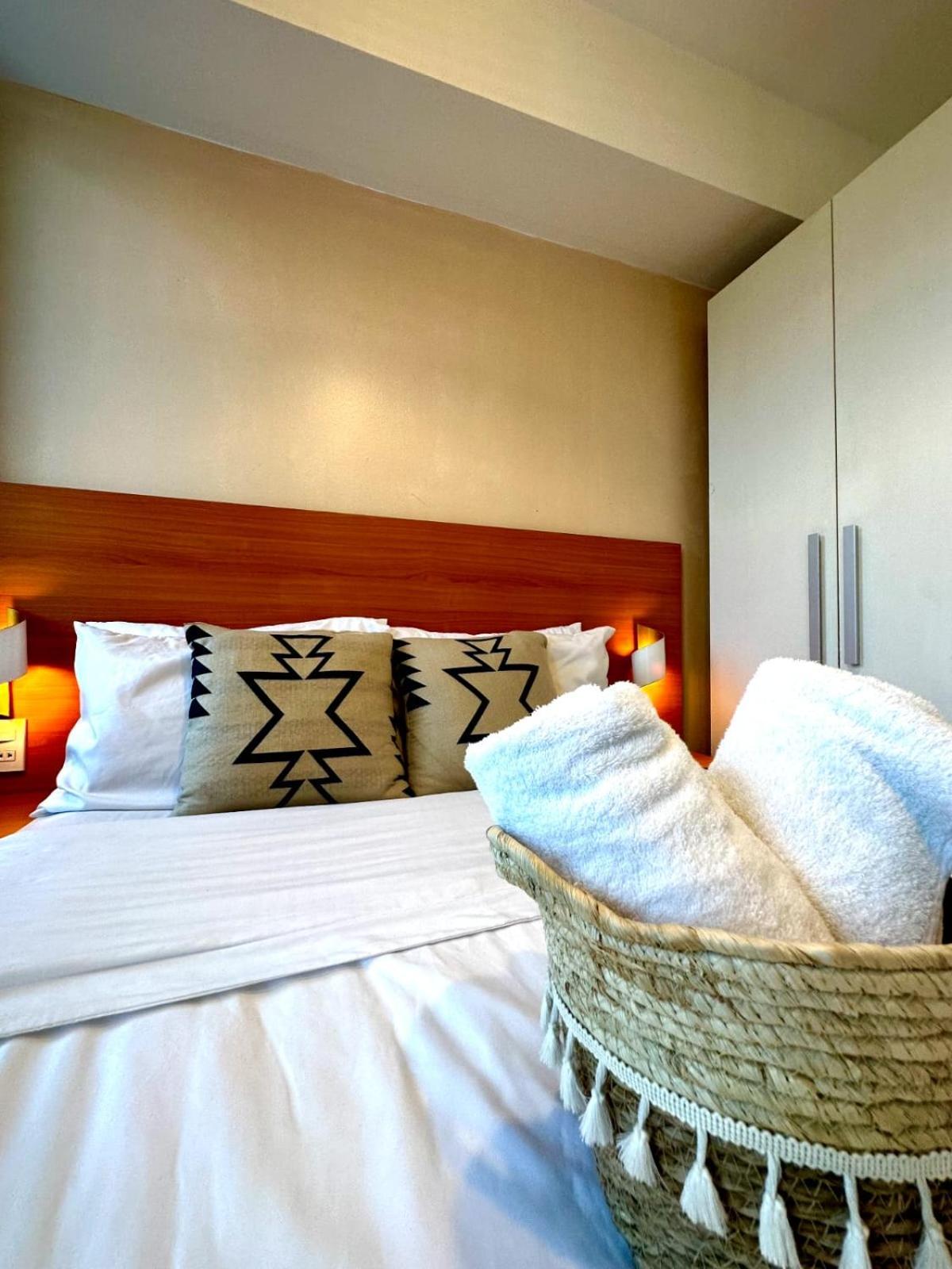 Vissers Crib At Azure Urban Residences Apartment