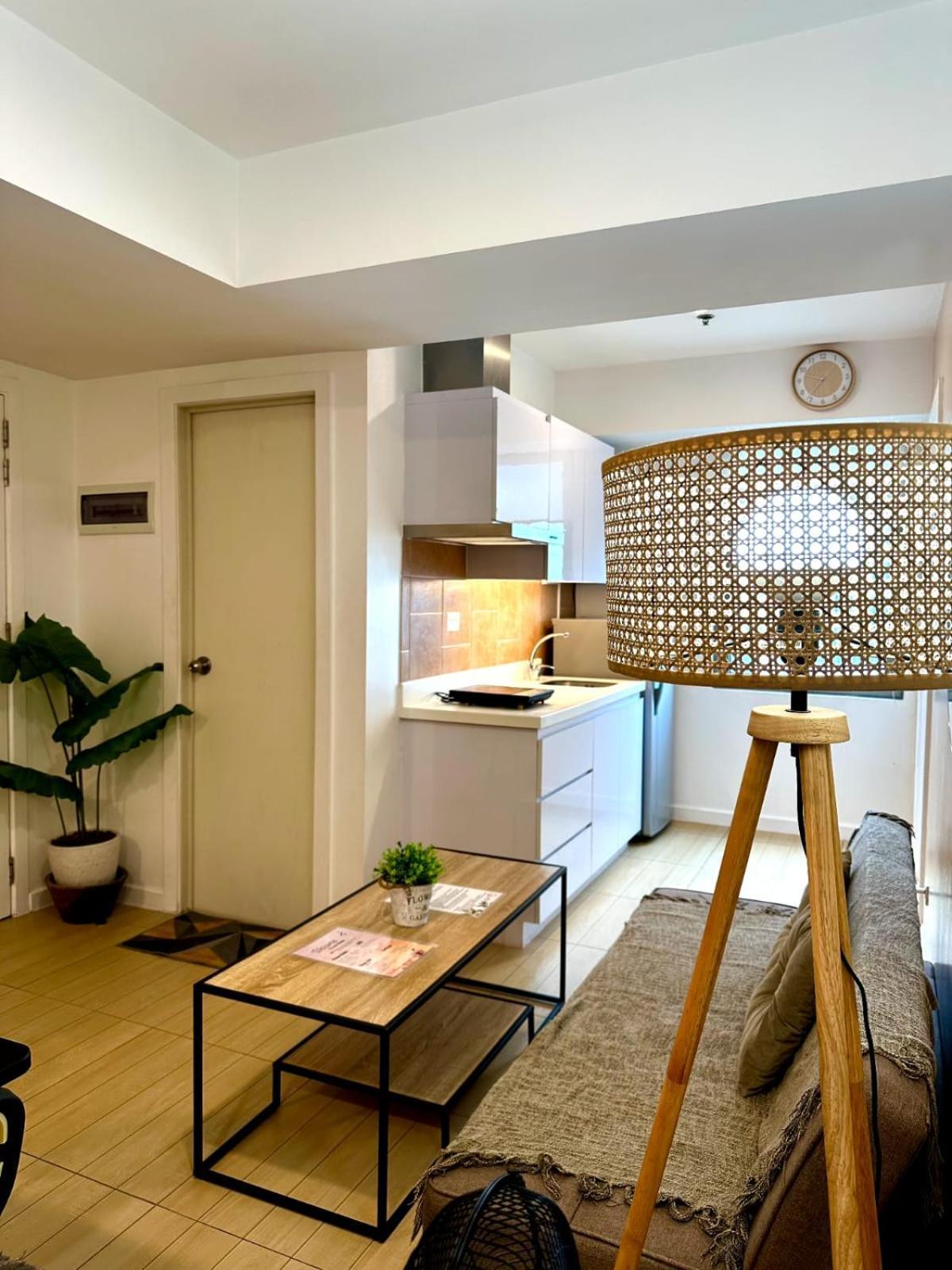 Vissers Crib At Azure Urban Residences Apartment *