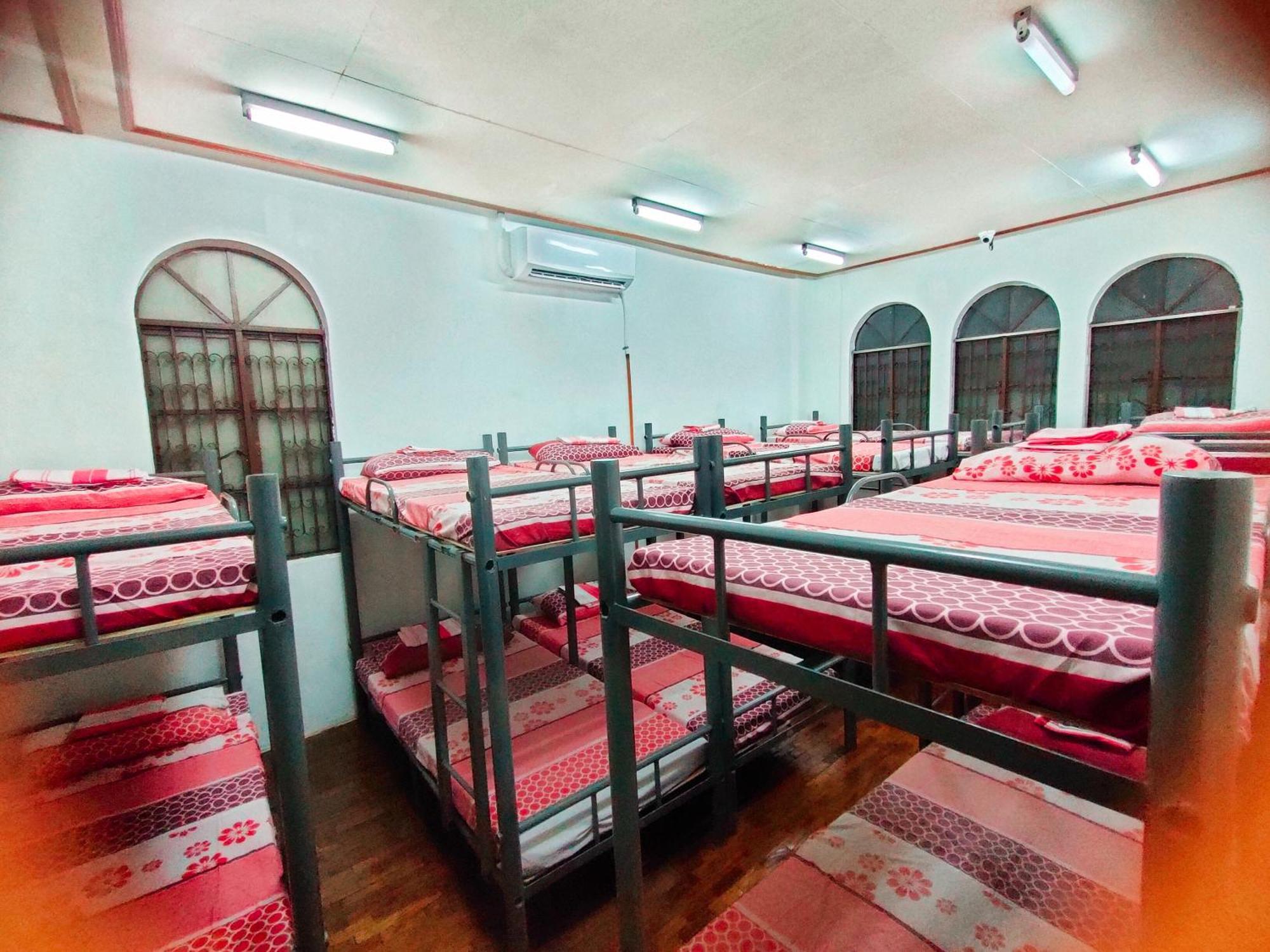 Mang Ben Kaliraya Hostel Manila