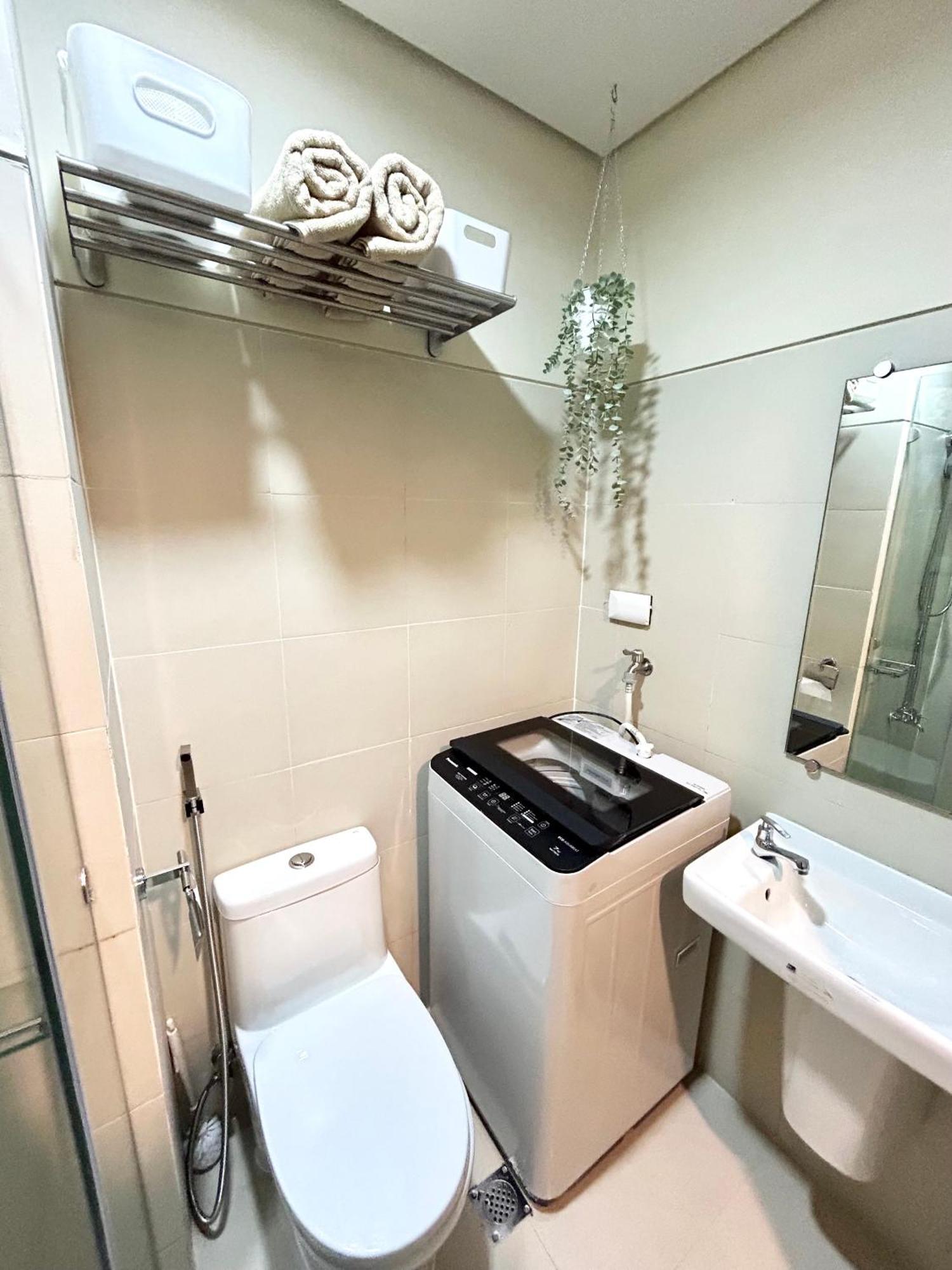Claysky Staycation 1br Unit Near Moa With Netflix & Disneyplus Apartment *