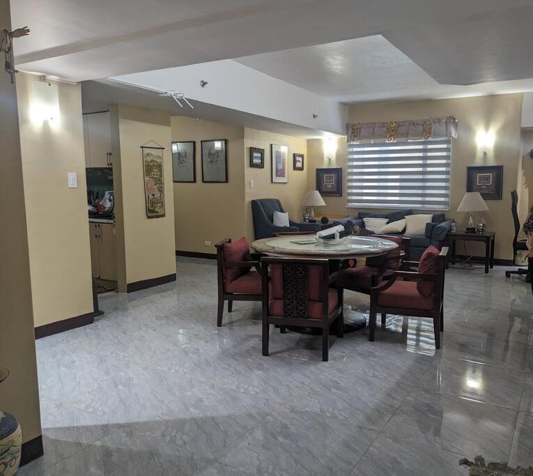 Spacious Unit To In *