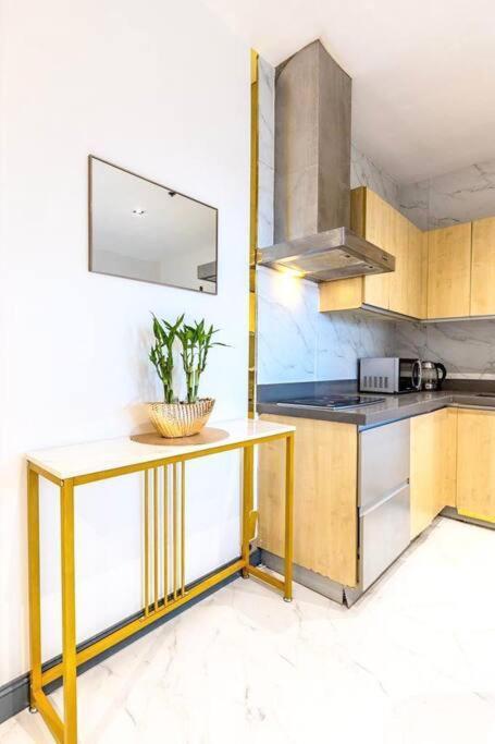 Kaiyana Apartamento Manila
