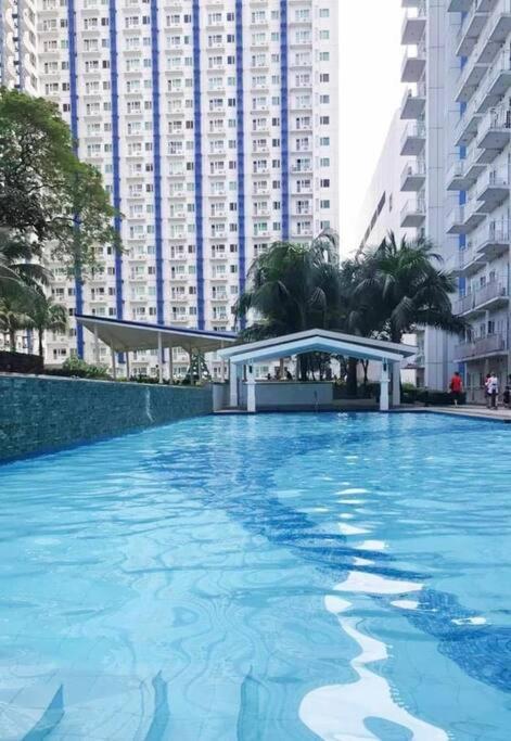 #77 The Grass Residences Tower 1 * Manila