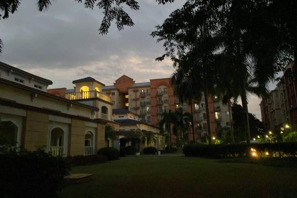 Apartment Chateau Elysee A22 Near Bar Resto Mall Airport