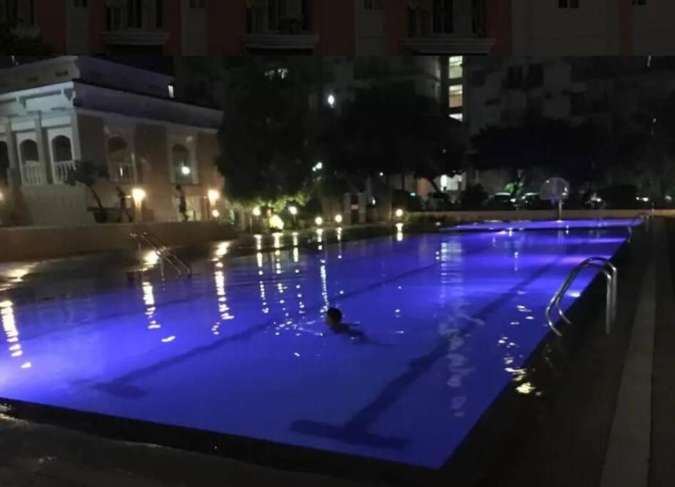 Chateau Elysee A22 Near Bar Resto Mall Airport Manila