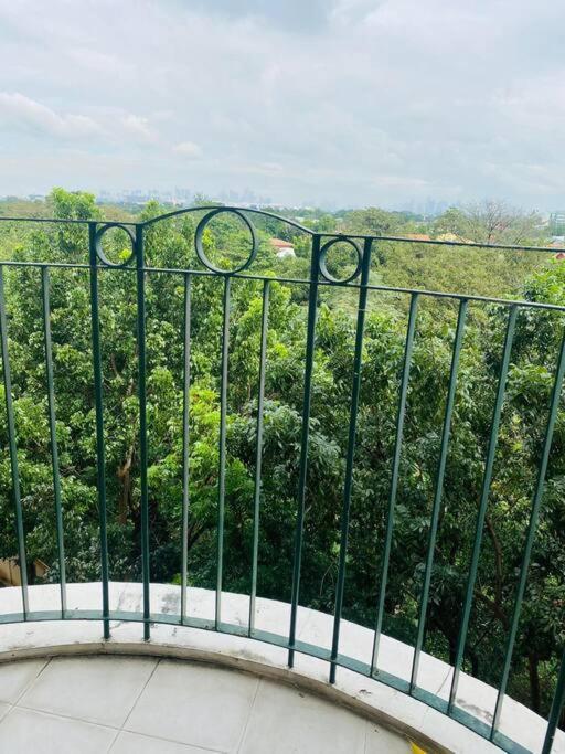 Apartment Chateau Elysee A22 Near Bar Resto Mall Airport